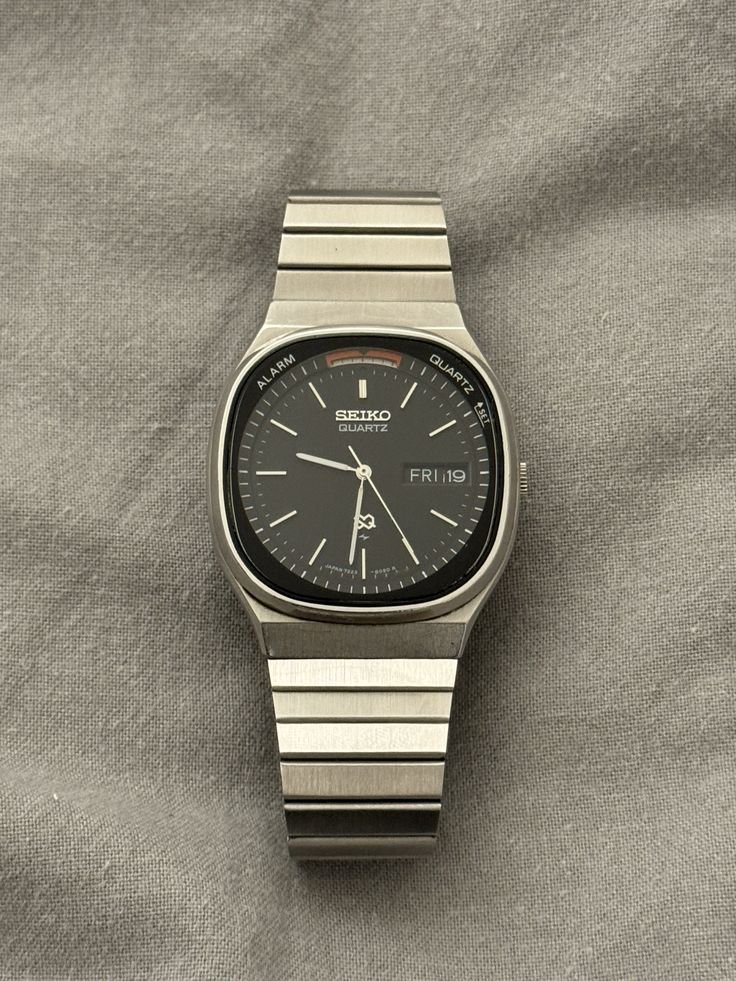 Best men's accessories in tirur-silver lexu watch